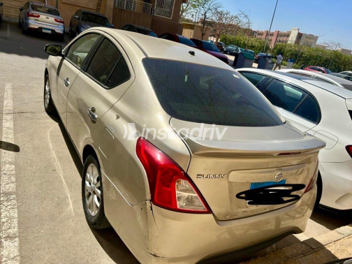 Nissan Sunny 2018 Gold Used for Sale - 4