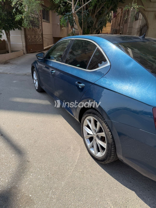Skoda Superb 2019 Green Used for Sale - 2
