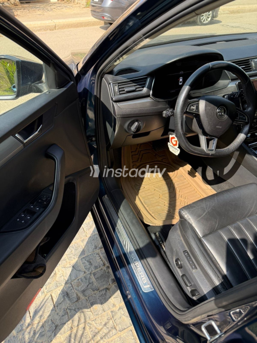 Skoda Superb 2019 Green Used for Sale - 9