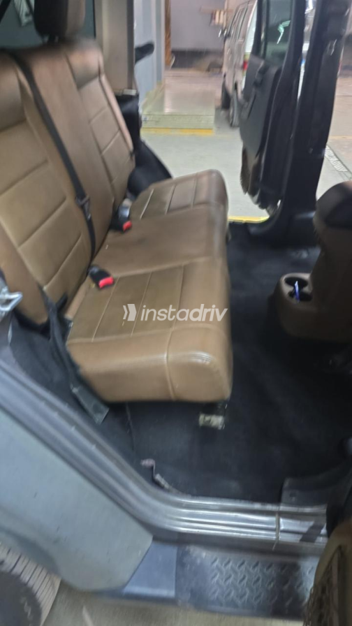 جيب رانجلر 2019 رمادي مستعملة للبيع - 4