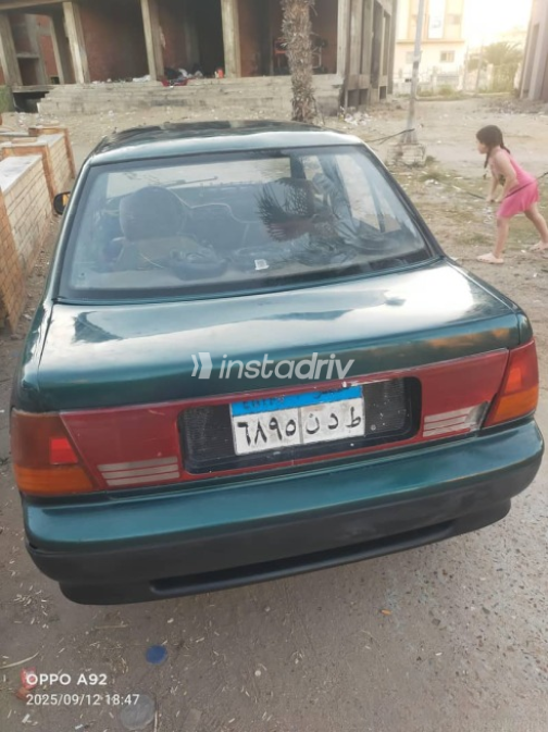 سوزوكى سويفت 1997 أخضر مستعملة للبيع - 1