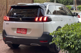 بيجو 5008 2019 أبيض مستعملة للبيع