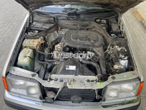 Mercedes E 200 1992 Silver Used for Sale - 9