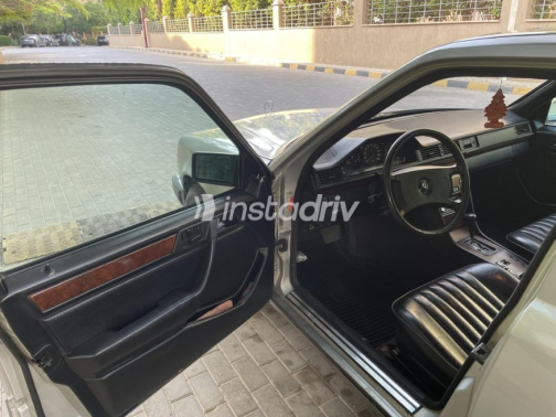 Mercedes E 200 1992 Silver Used for Sale - 6
