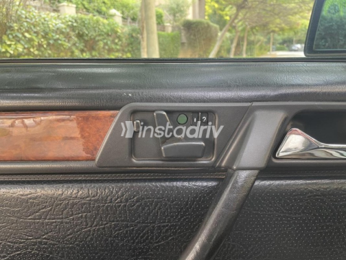 Mercedes E 200 1992 Silver Used for Sale - 8