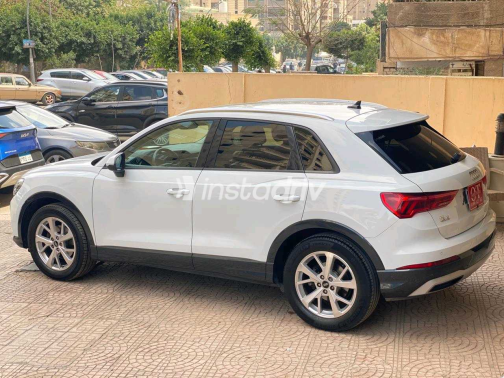 Audi Q3 2021 White Used for Sale - 2