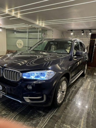 بي ام دبليو X5 2015 أزرق غامق مستعملة للبيع