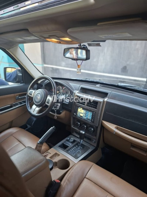 Jeep Cherokee 2011 Black Used for Sale - 8