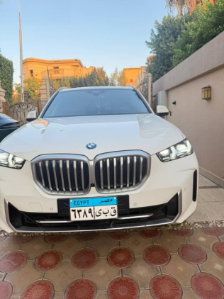 بي ام دبليو X5 2024 أبيض مستعملة للبيع