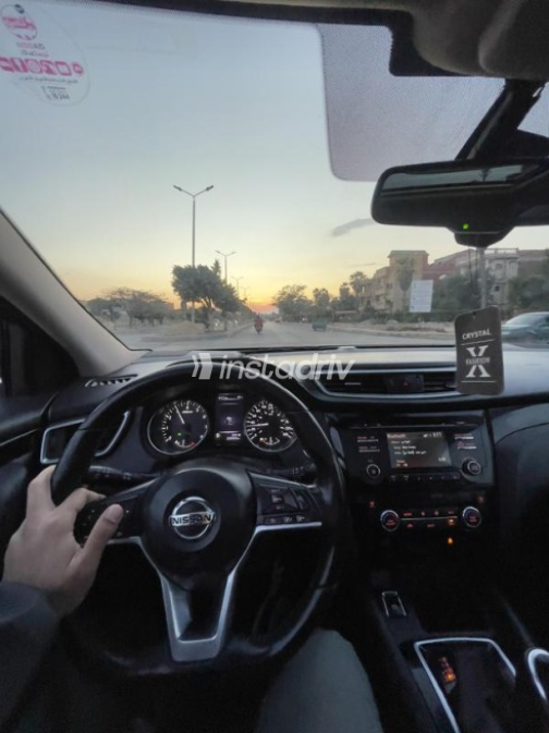 Nissan Qashqai 2019 Eggplant Used for Sale - 8