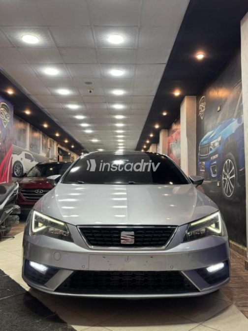 Seat Leon 2020 Silver Used for Sale - 3