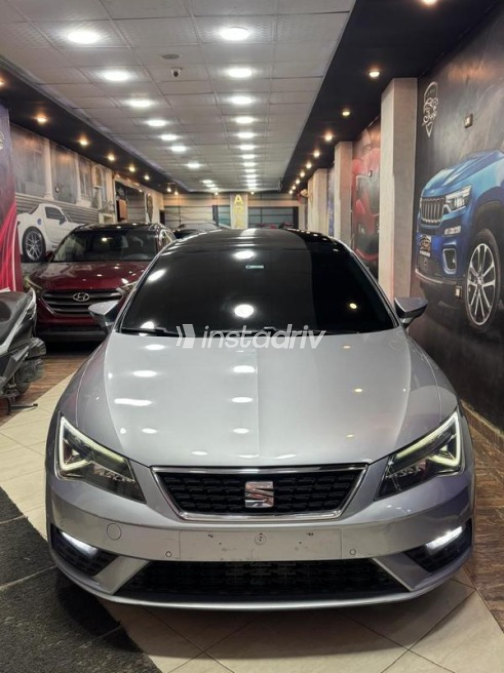 Seat Leon 2020 Silver Used for Sale - 4