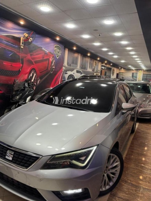 Seat Leon 2020 Silver Used for Sale - 5