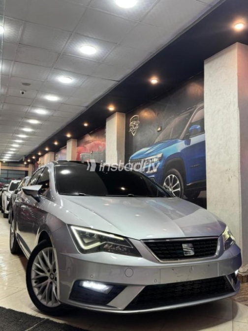 Seat Leon 2020 Silver Used for Sale - 7
