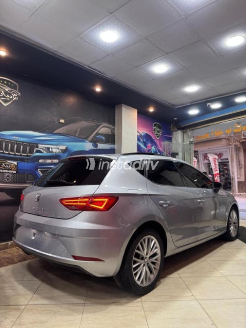 Seat Leon 2020 Silver Used for Sale - 8
