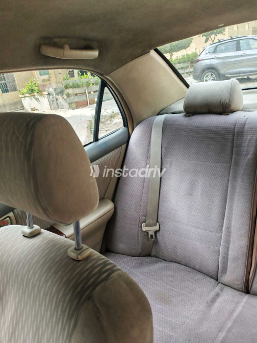Toyota Corolla 2005 White Used for Sale - 8
