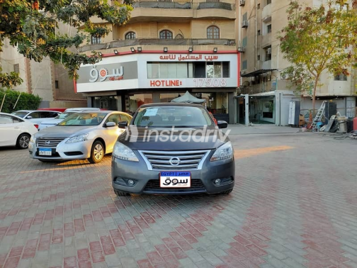 Nissan Sentra 2017 Gray Used for Sale - 1