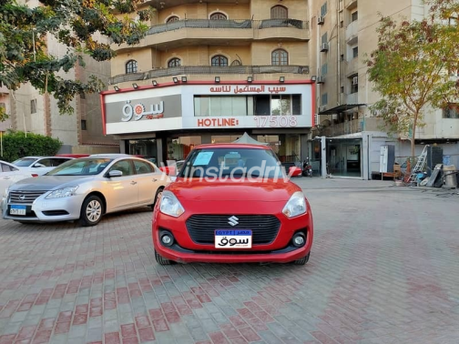 سوزوكى سويفت 2021 أحمر مستعملة للبيع - 1