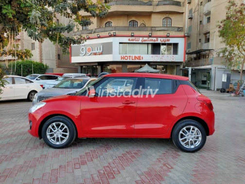 سوزوكى سويفت 2021 أحمر مستعملة للبيع - 2