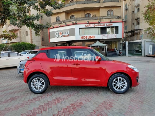 سوزوكى سويفت 2021 أحمر مستعملة للبيع - 3