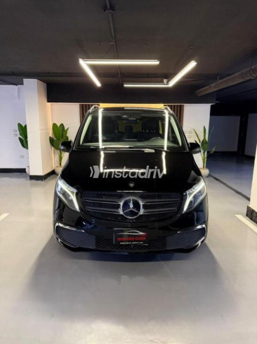 Mercedes V 250 2020 Black Used for Sale - 1