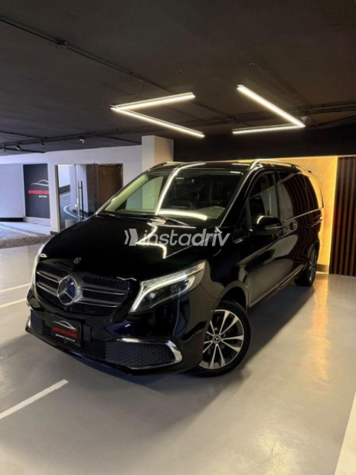 Mercedes V 250 2020 Black Used for Sale - 3