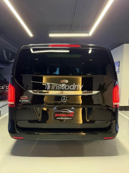 Mercedes V 250 2020 Black Used for Sale - 4