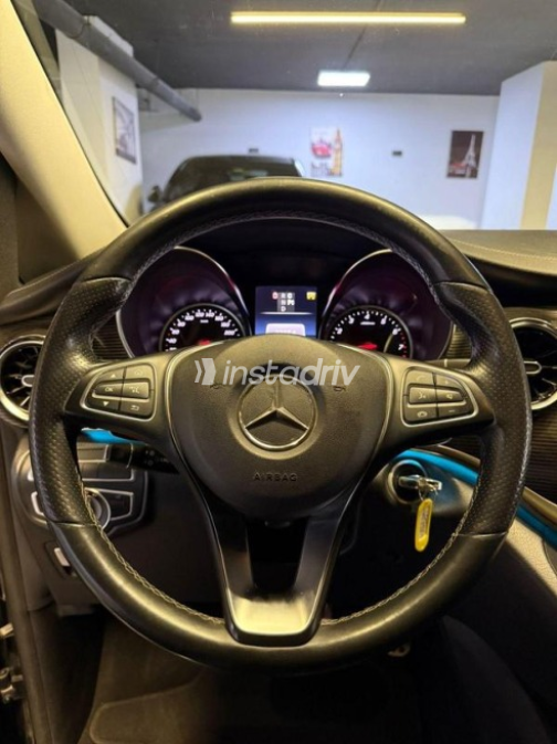 Mercedes V 250 2020 Black Used for Sale - 5