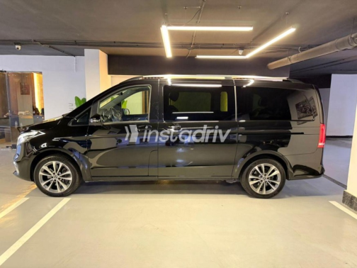 Mercedes V 250 2020 Black Used for Sale - 7
