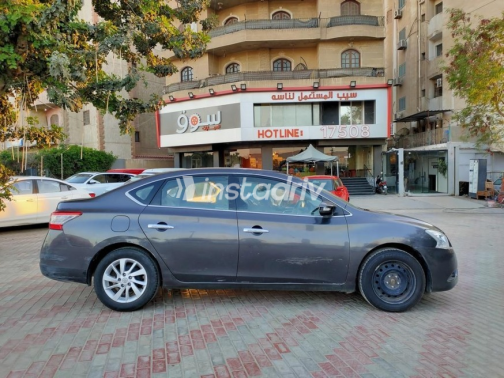 Nissan Sentra 2017 Gray Used for Sale - 3