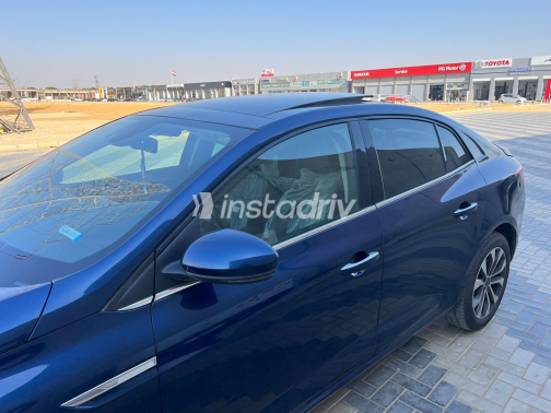 رينو ميجان 2022 أزرق مستعملة للبيع - 5