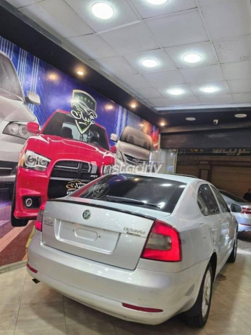 Skoda Octavia 2012 Silver Used for Sale - 6