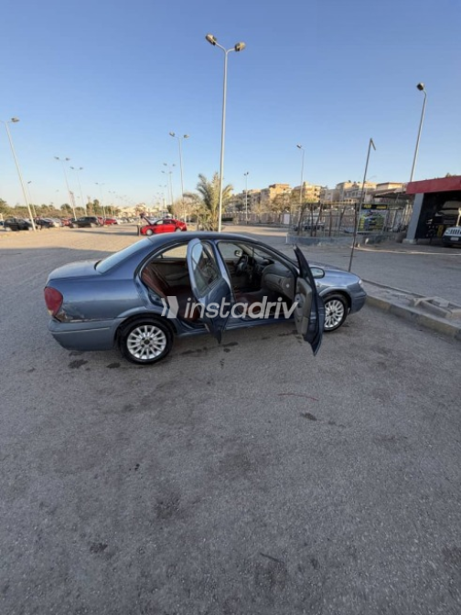 نيسان صنى 2008 أبيض مستعملة للبيع - 7
