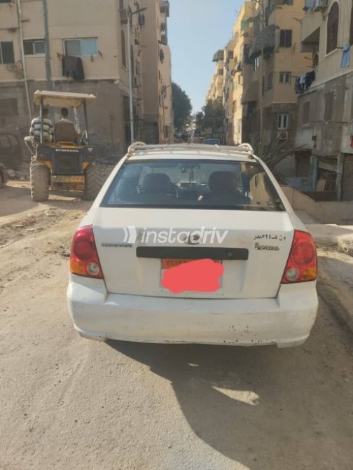 Hyundai Verna 2010 White Used for Sale - 2