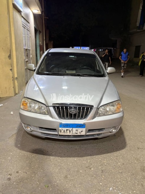 هيونداي XD 2001 فضي مستعملة للبيع - 1