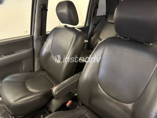 Hyundai Matrix 2004 Silver Used for Sale - 9