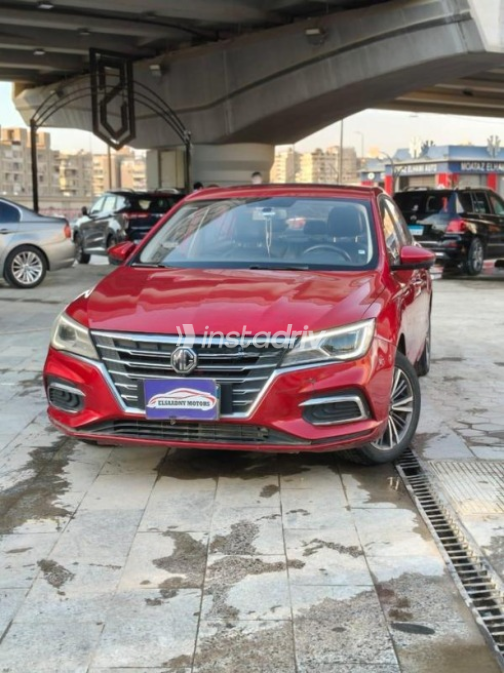 ام جى 5 2022 أحمر مستعملة للبيع - 2