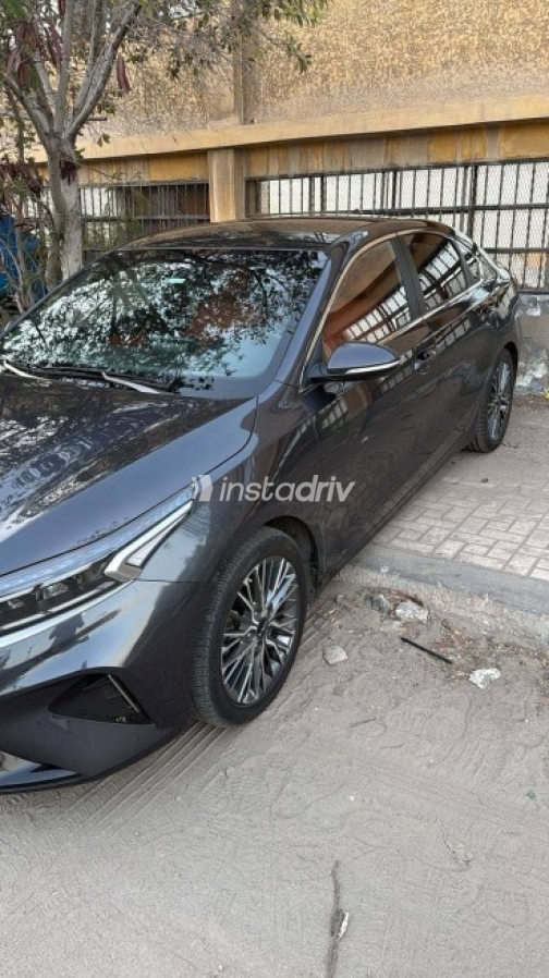 كيا K3 2022 رمادي مستعملة للبيع - 3