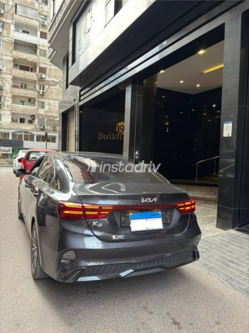 كيا K3 2022 رمادي مستعملة للبيع - 6