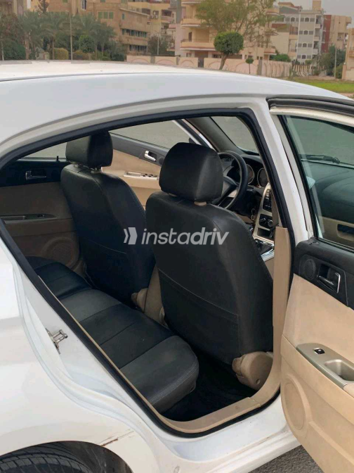 Brilliance FRV 2013 White Used for Sale - 3