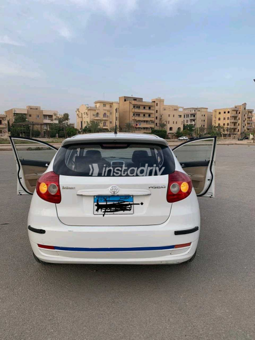 Brilliance FRV 2013 White Used for Sale - 4