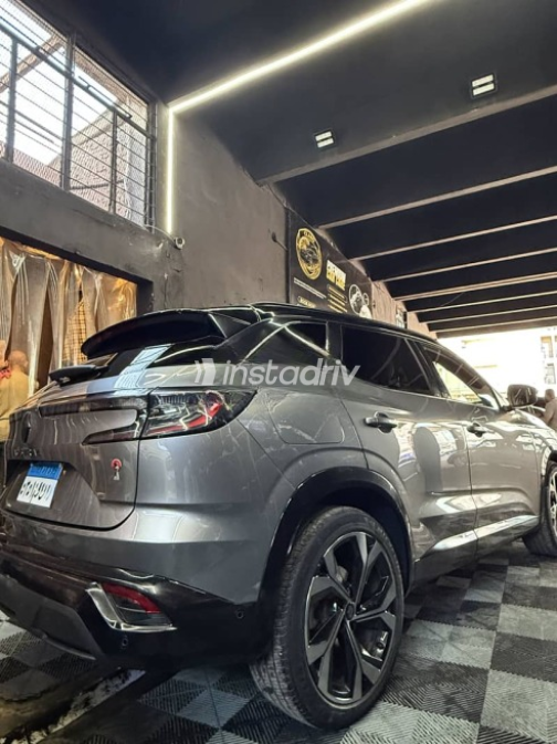 Renault Austral 2025 Gray Used for Sale - 3