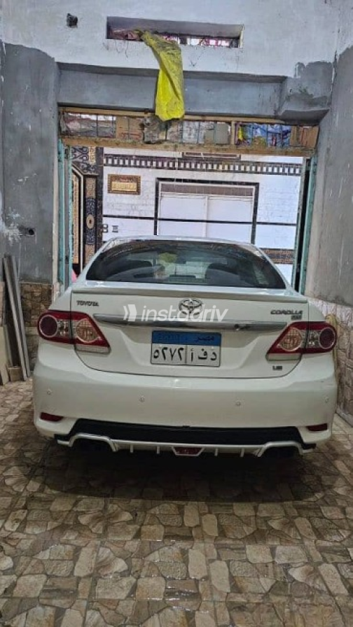 Toyota Corolla 2013 White Used for Sale - 4