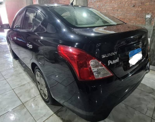 نيسان صنى 2025 أسود مستعملة للبيع