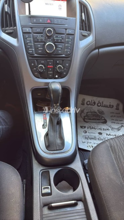 اوبل أسترا 2020 فضي مستعملة للبيع - 2