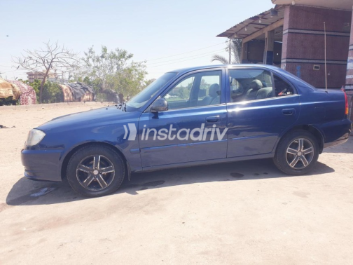 Hyundai Verna 2011 Blue Used for Sale - 3