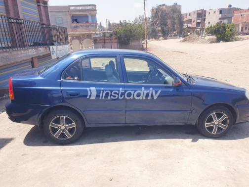 Hyundai Verna 2011 Blue Used for Sale - 7