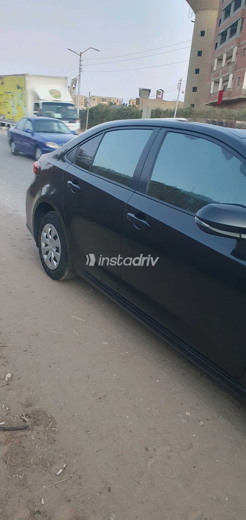 تويوتا كورولا 2021 أسود مستعملة للبيع - 3
