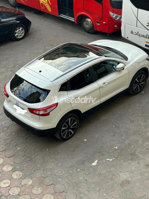 Nissan Qashqai 2017 White Used for Sale - 5