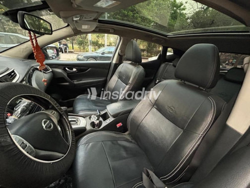 Nissan Qashqai 2017 White Used for Sale - 9